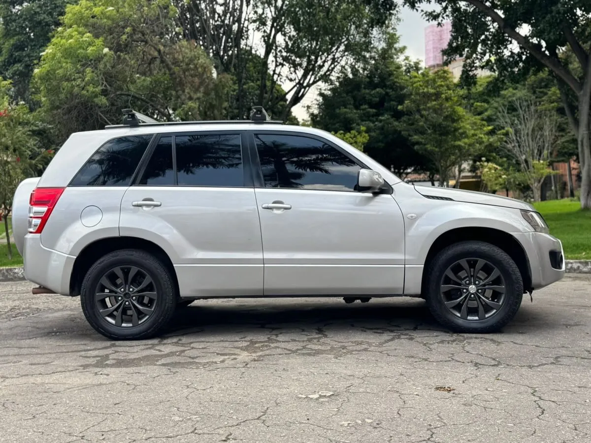 Suzuki Vitara 2014 AT — foto 7