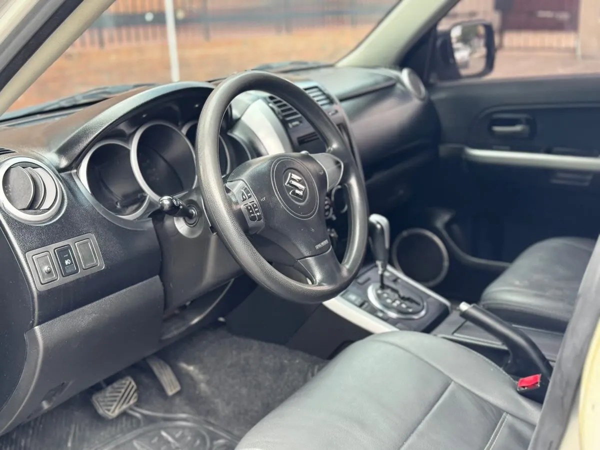 Suzuki Vitara 2014 AT — foto 9